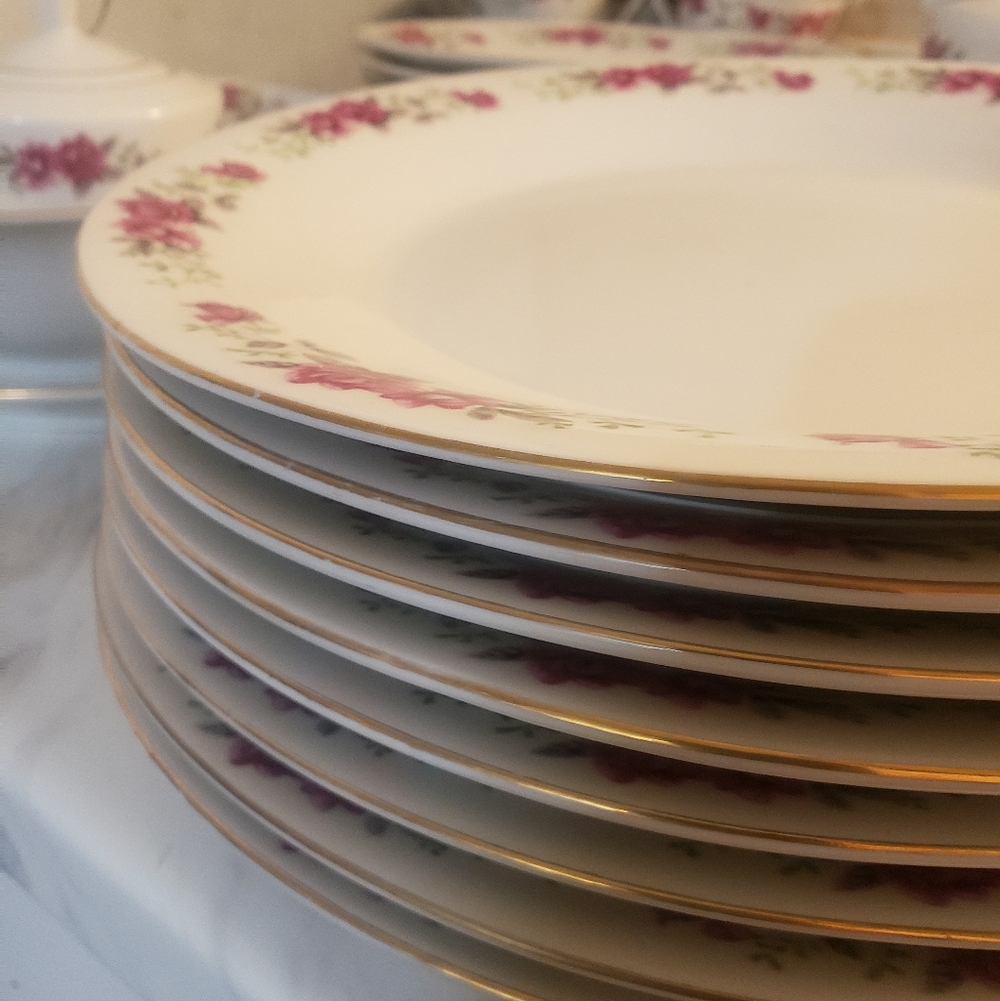 Set of 8 Fine China Bread & Butter Plates 🌹 Pink Rose Garland & Gold Trim